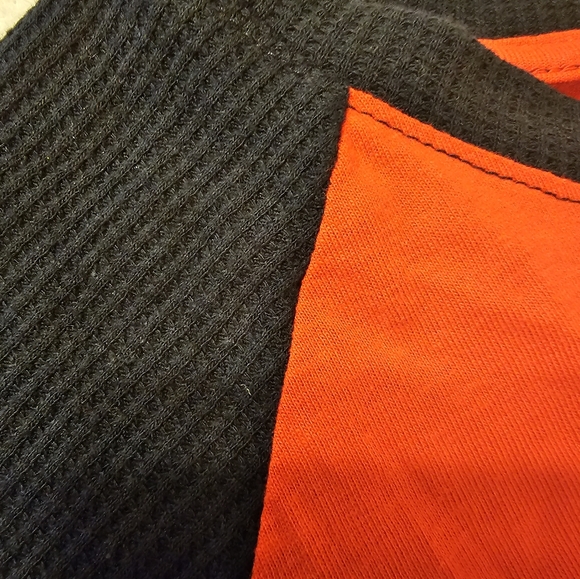 NWT Washington Capitals kids long-sleeve t-shirt.  Size: S (6/6X) - Picture 7 of 7